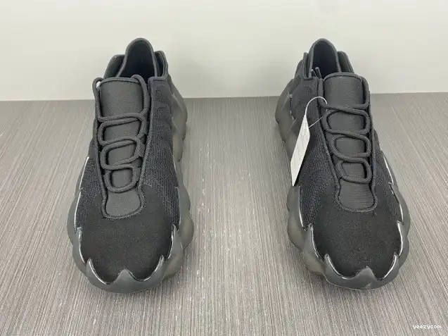YEEZY 400 ADIDAS H68032 0515